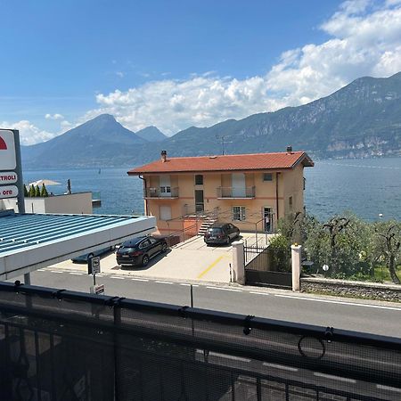 Lake View With Aircon - 5 Minutes From The Beach! 布雷佐内加尔达 外观 照片