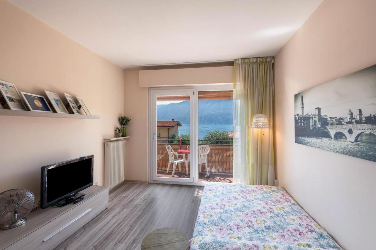 Lake View With Aircon - 5 Minutes From The Beach! 布雷佐内加尔达 外观 照片