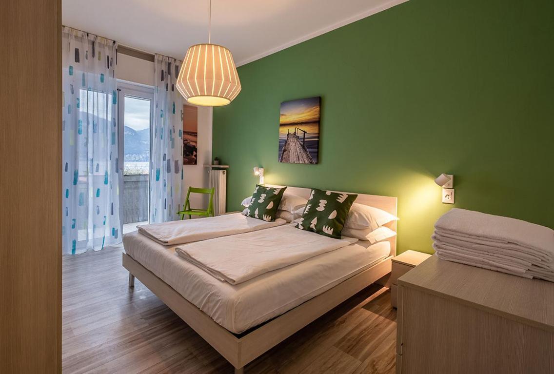 Lake View With Aircon - 5 Minutes From The Beach! 布雷佐内加尔达 外观 照片