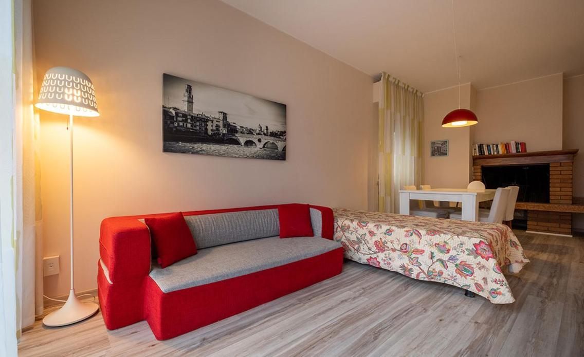 Lake View With Aircon - 5 Minutes From The Beach! 布雷佐内加尔达 外观 照片