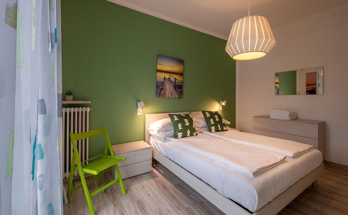 Lake View With Aircon - 5 Minutes From The Beach! 布雷佐内加尔达 外观 照片