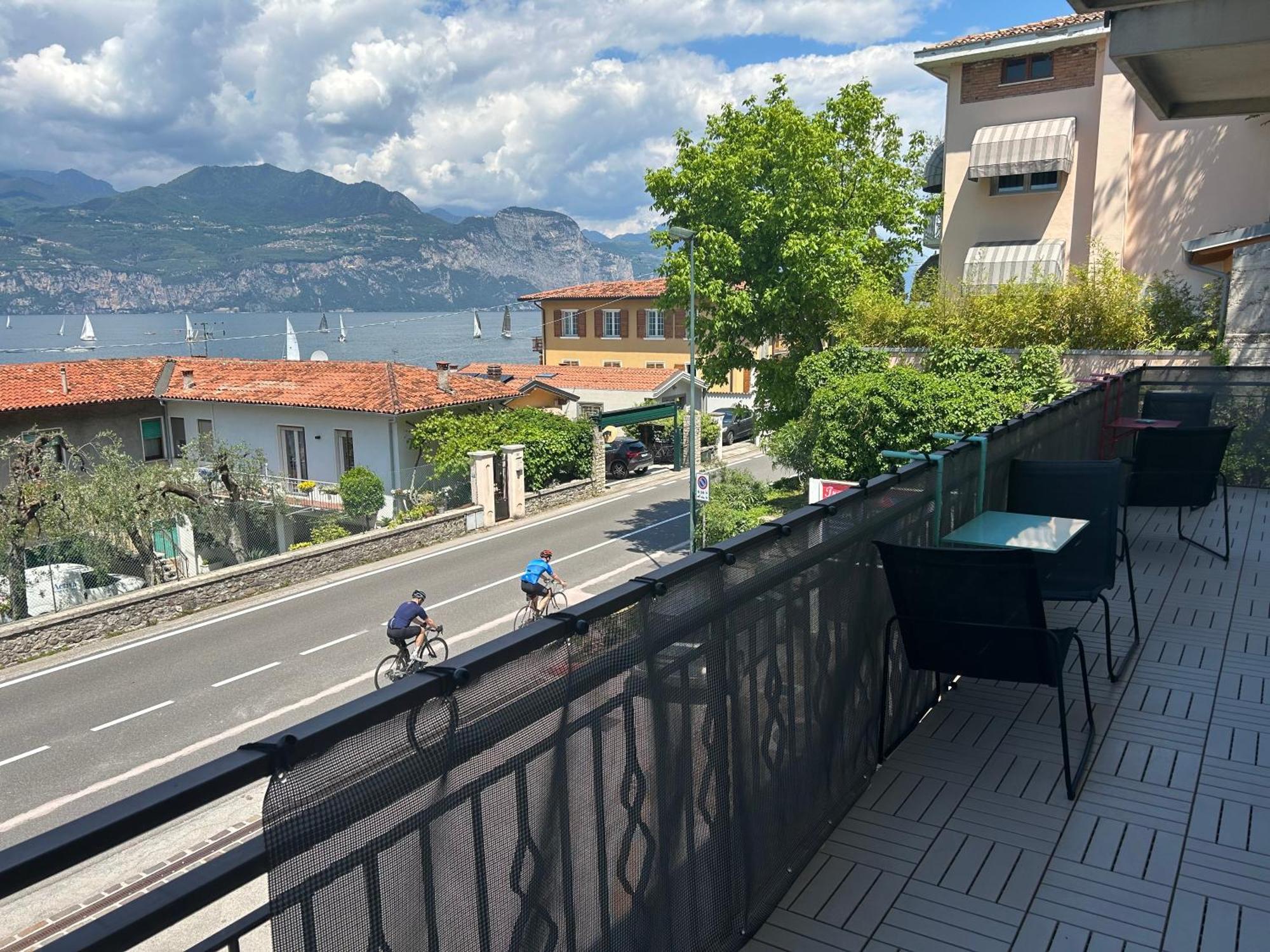 Lake View With Aircon - 5 Minutes From The Beach! 布雷佐内加尔达 外观 照片