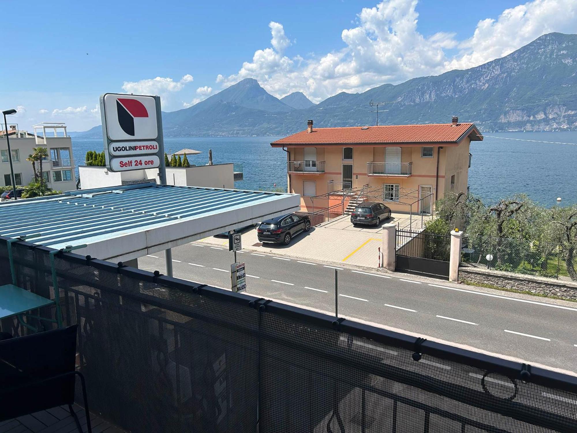 Lake View With Aircon - 5 Minutes From The Beach! 布雷佐内加尔达 外观 照片