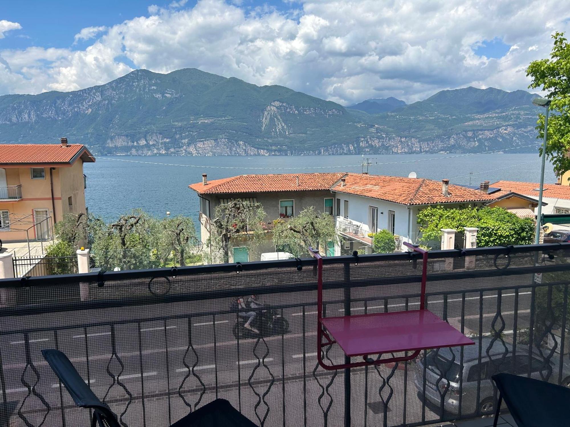 Lake View With Aircon - 5 Minutes From The Beach! 布雷佐内加尔达 外观 照片